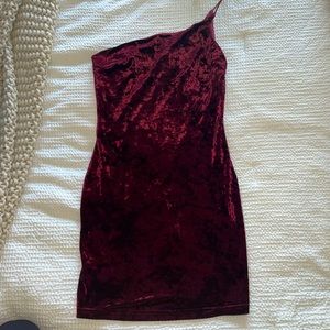 Burgundy Velvet One-Shoulder Bodycon Dress